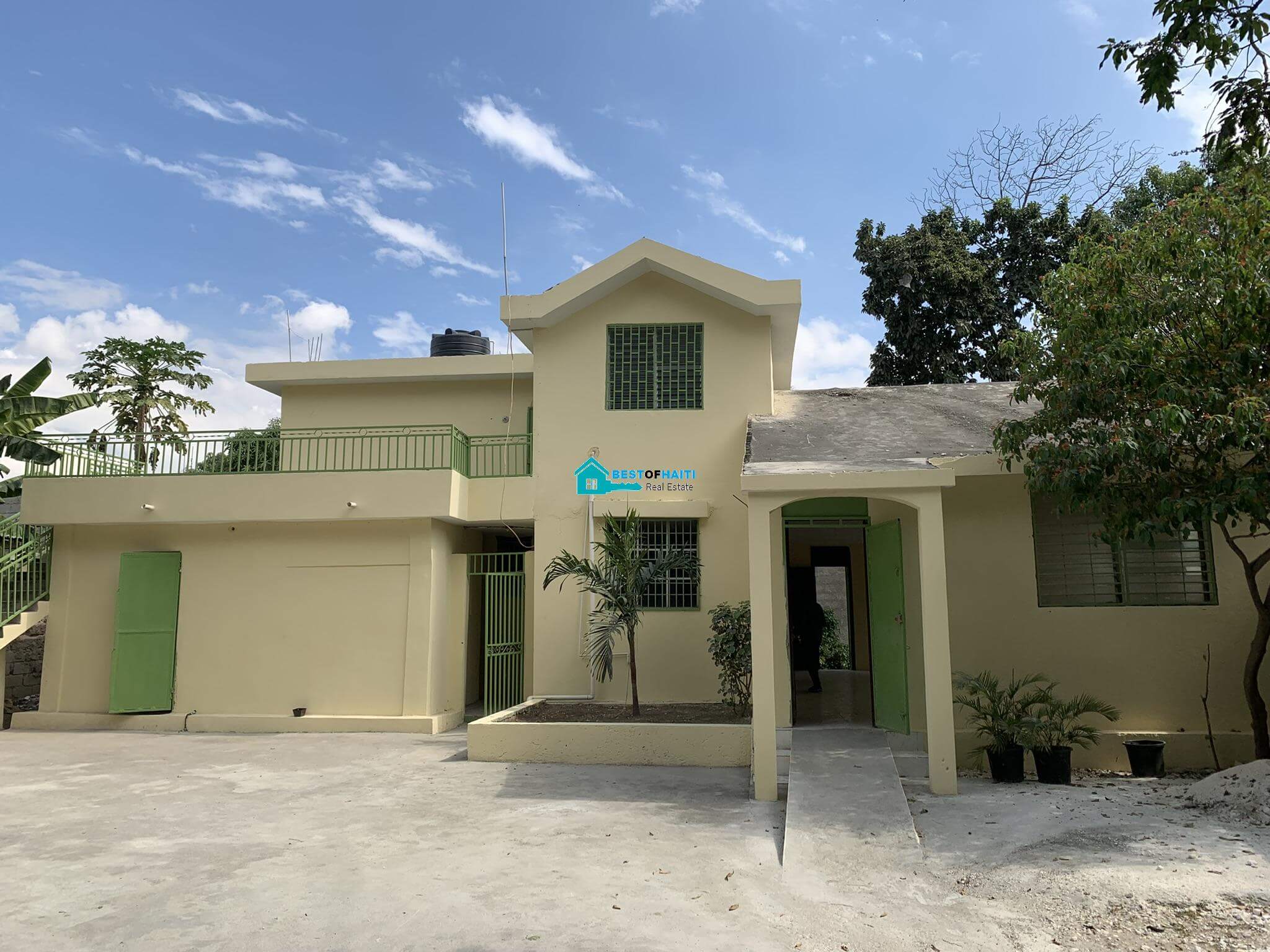 6 Bedrooms, Two-story House for Sale OR Rent in Santo 8, Port-au-Prince 6 Bedrooms, Two-story House for Sale OR Rent in Santo 8, Port-au-Prince