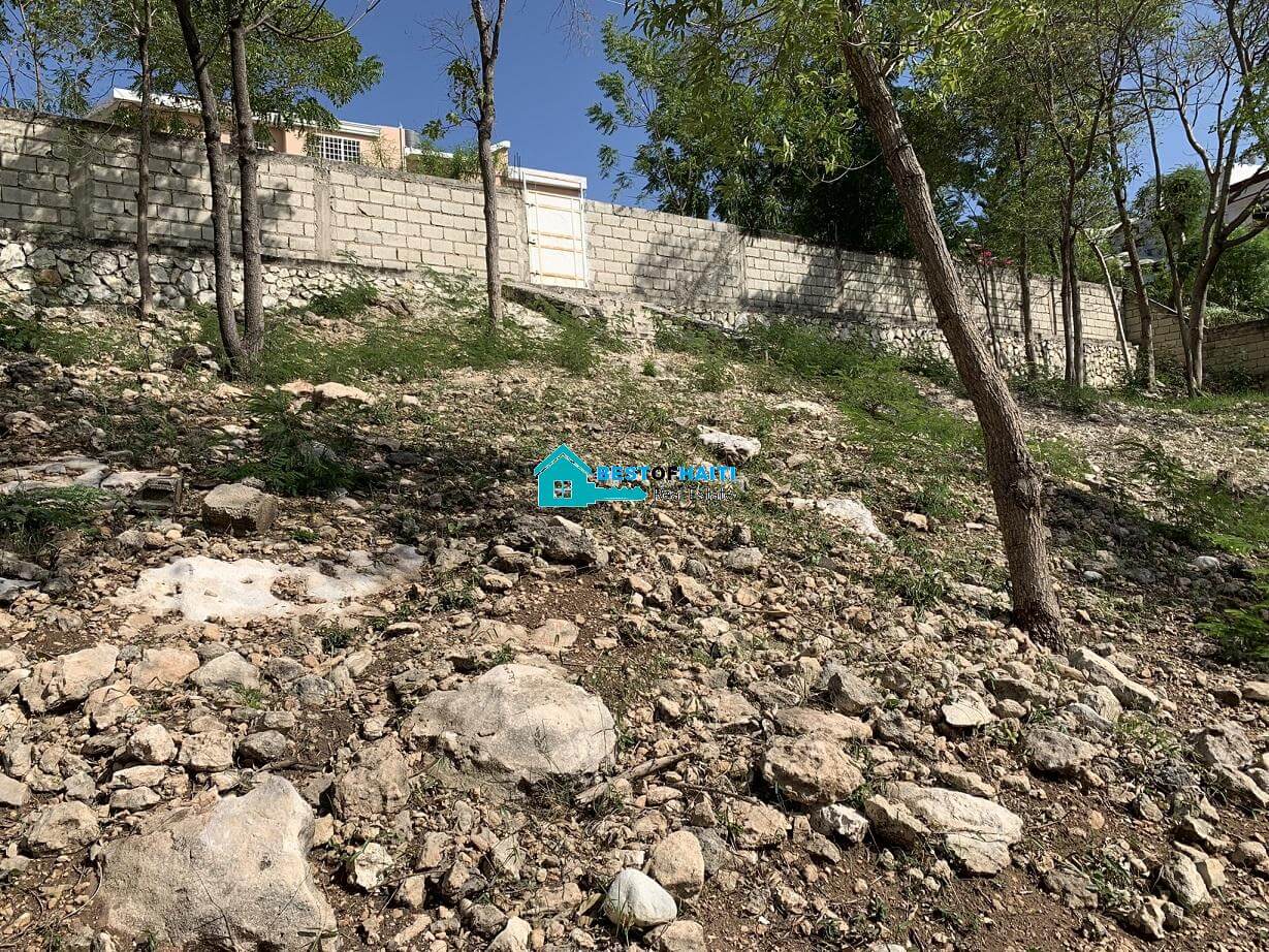 11 Centieme, Prime Land for Sale in Vivy Mitchell, Petion-Ville, Haiti