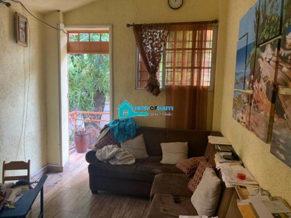 4 Bedrooms, 4 Baths, Brick House for Sale - Pacot, Port-au-Prince, Haiti