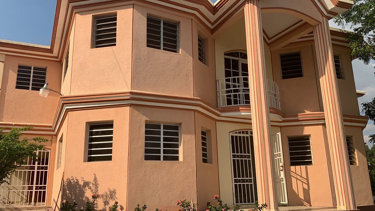 6 Bedrooms, 4 Baths Apartment For Rent In Bellevue, Petion-Ville, Haiti
