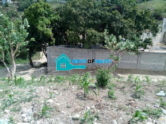 1032 Sq Meters (8 Centiemes) Land for Sale in Petionville (Meyotte), Haiti