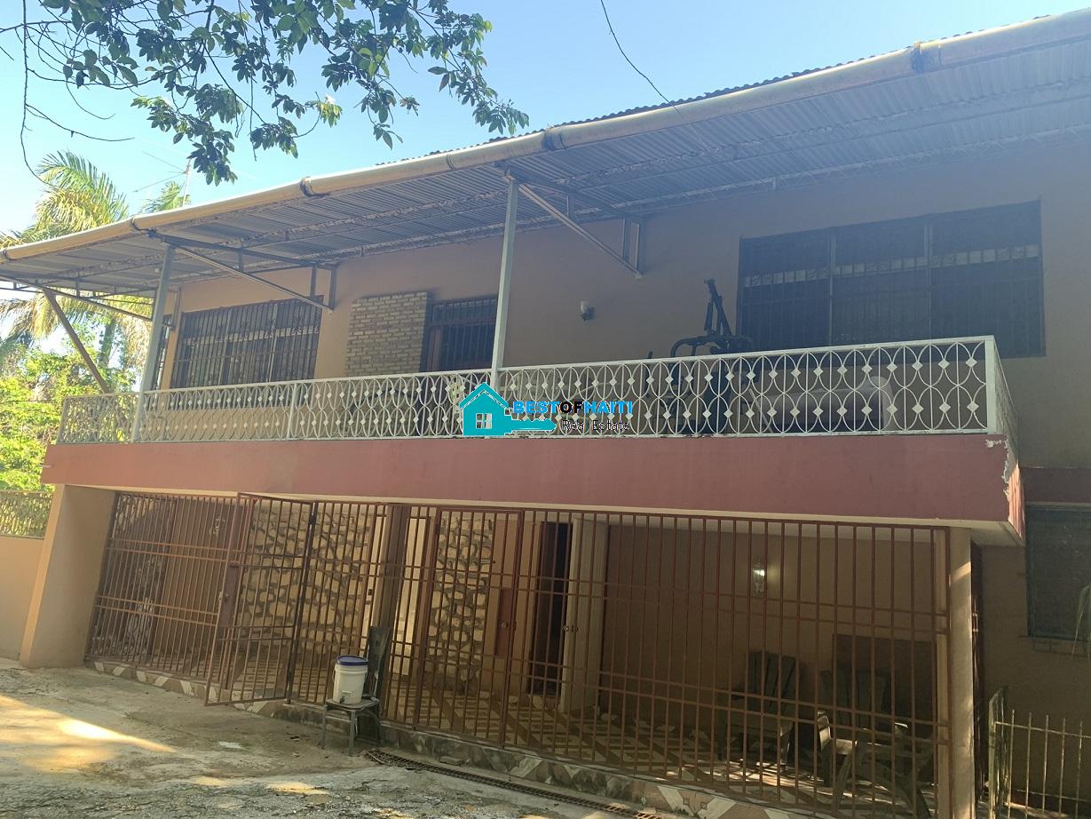 3 Beds, 2 Baths Apartment for Rent in Laboule 13 - Lots of Gardens