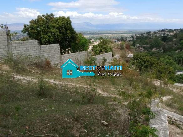 645 Sq Meters (5 Centiemes) Land for Sale in Meyotte, Petionville, Haiti