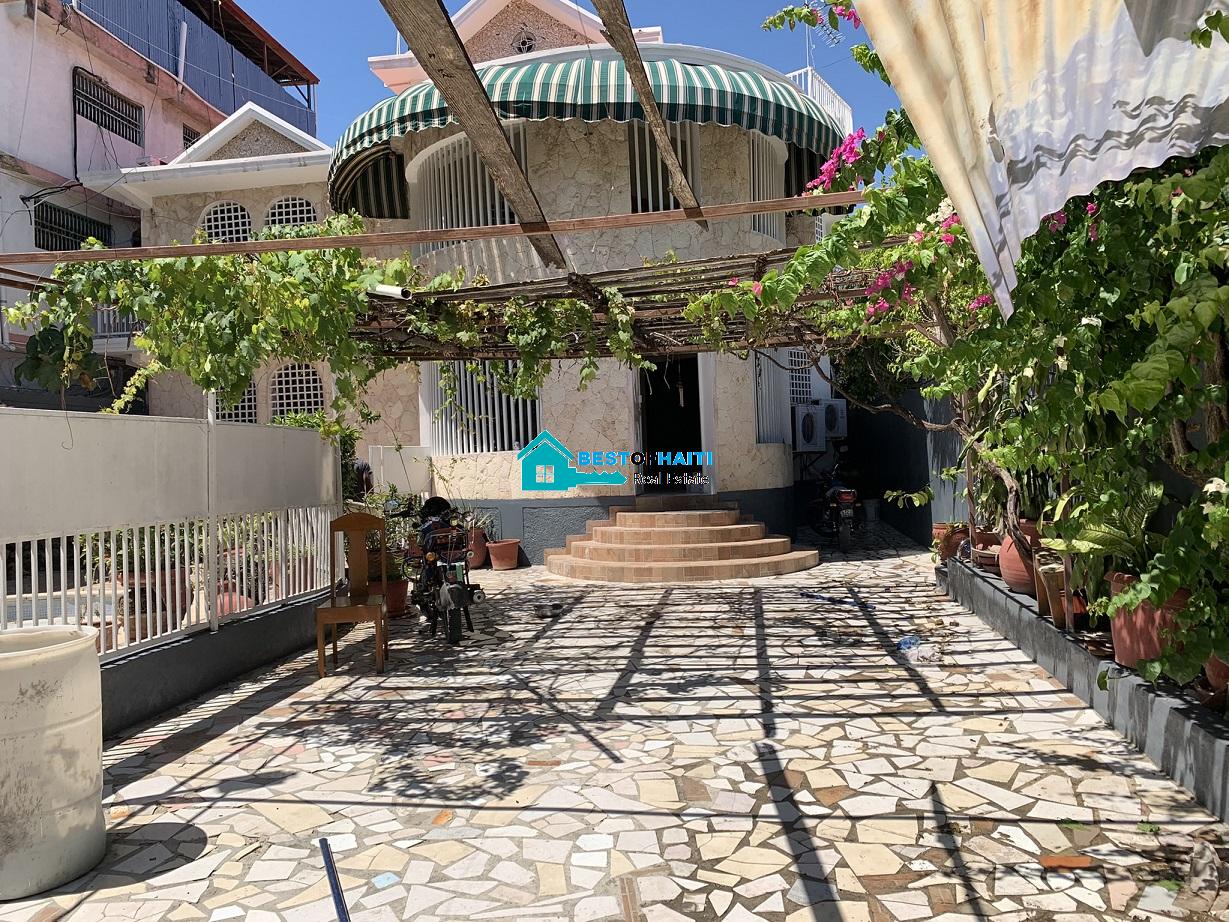 Luxury 8 Bedrooms, 5 Baths, Green House with Pool – Delmas 33/75, Haiti Luxury 8 Bedrooms, 5 Baths, Green House with Pool - Delmas 33/75, Haiti