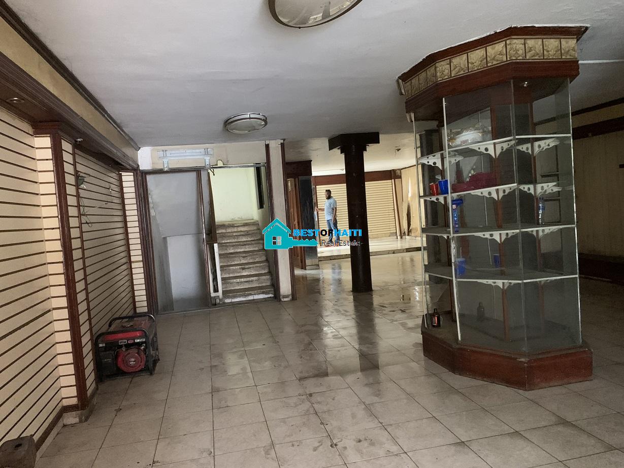 Rare Commercial Property or House for Sale in Petion-Ville City Center Rare Commercial Property or House for Sale in Petion-Ville City Center