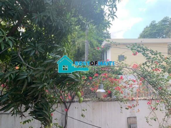 2 Beds, Cheap Apartment for Rent in Pacot, Port-Au-Prince, Haiti