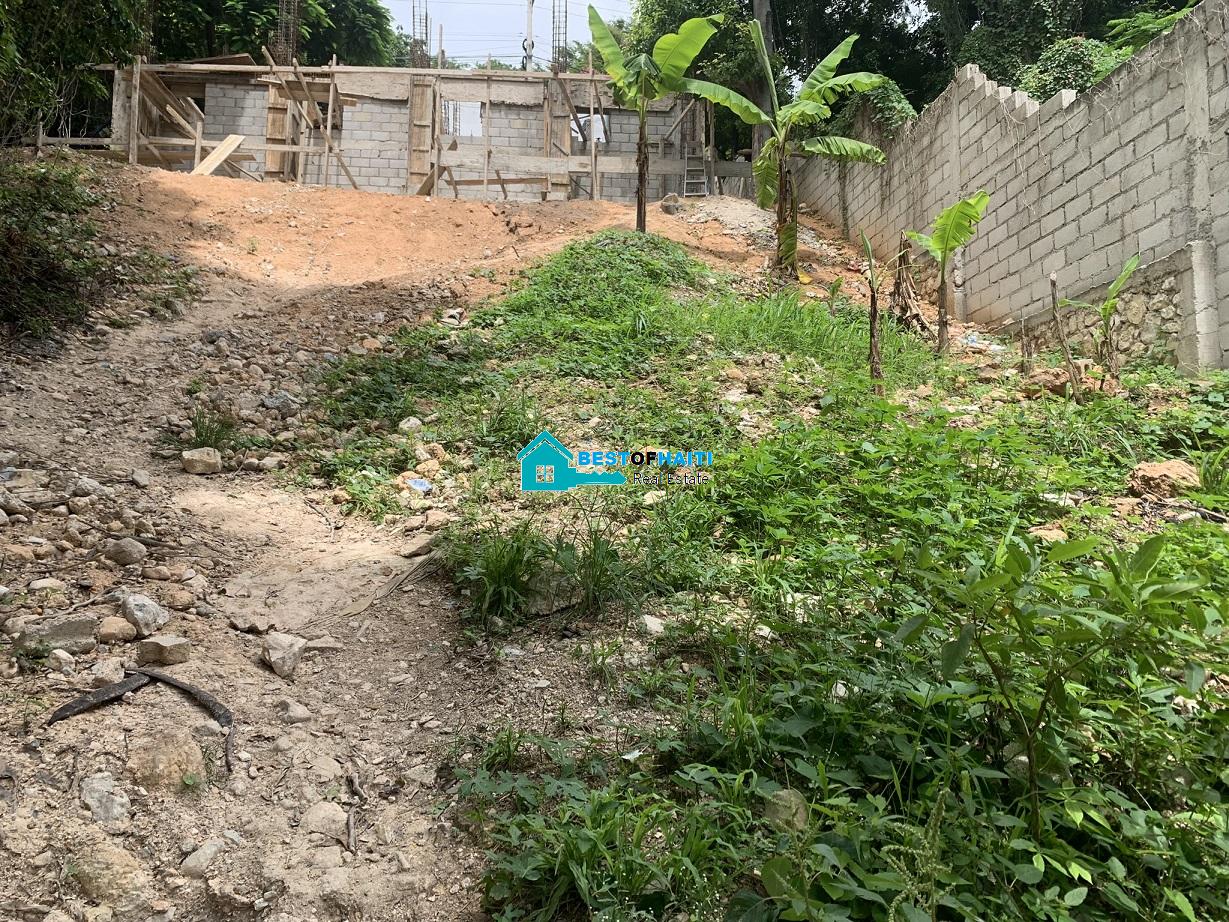 Land for Sale in Bourdon, Petion-Ville, Haiti – 258 Square Meters Land for Sale in Bourdon, Petion-Ville, Haiti - 258 Square Meters