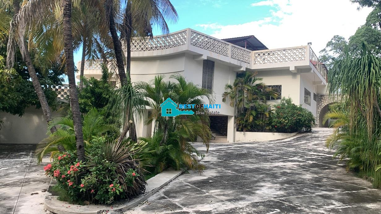 Commercial Property OR House For Sale In Pacot, Port-au-Prince, Haiti