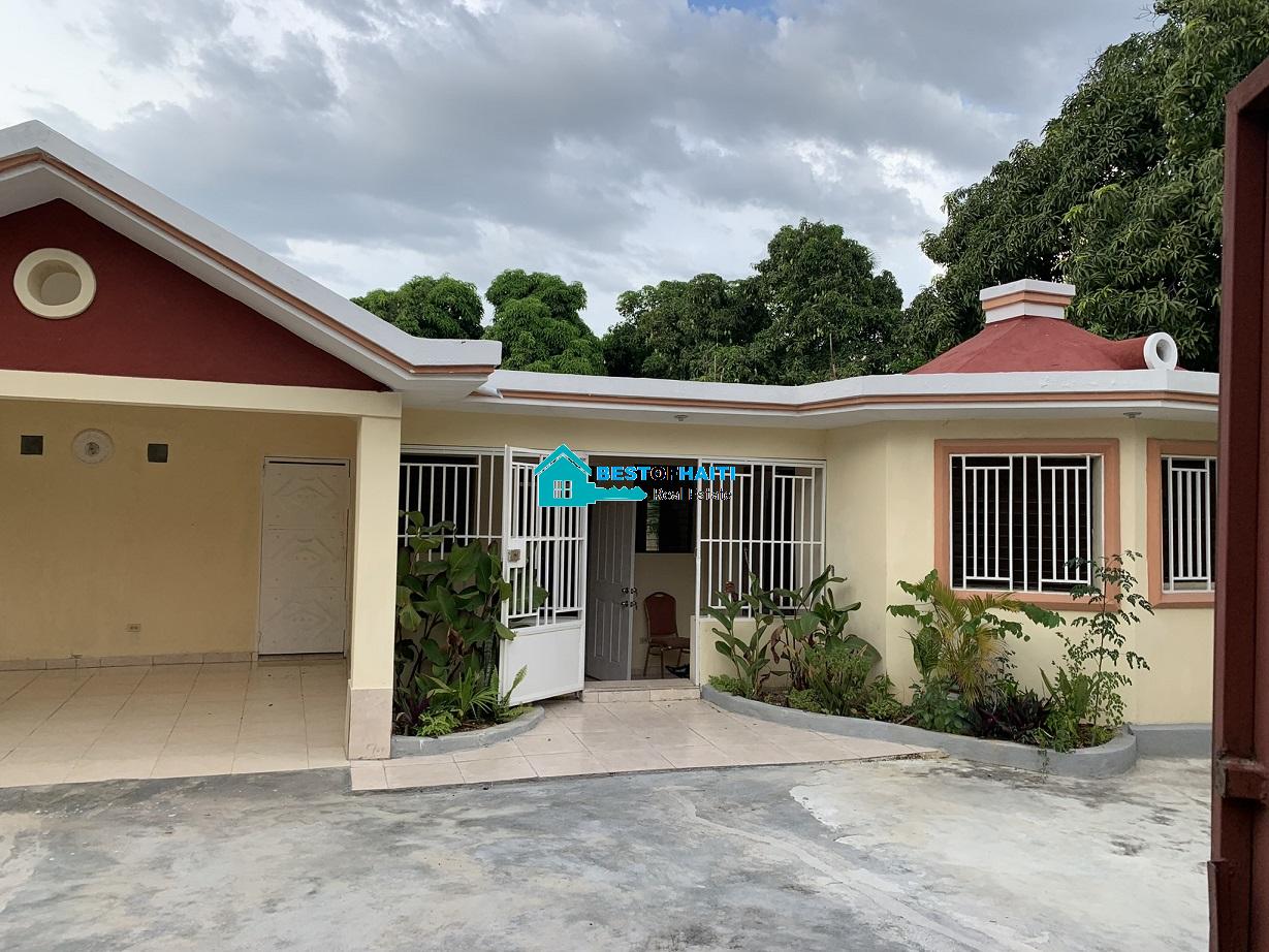 Low House for Sale in Catalpa 1, Delmas 75/83, Port-au-Prince, Haiti Low House for Sale in Catalpa 1, Delmas 75/83, Port-au-Prince, Haiti