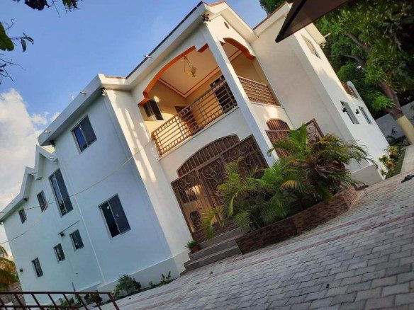 Furnished House for Rent in Santo 15B, Port-au-Prince, Haiti