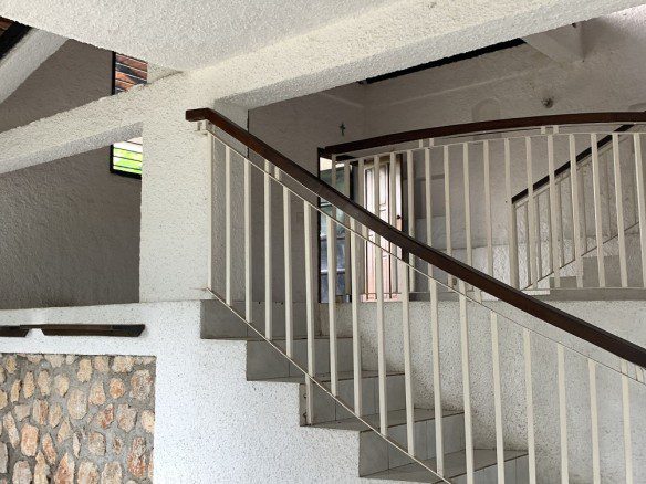 Spacious House for Sale in Pelerin 6, Petion-Ville, Haiti - 800m2