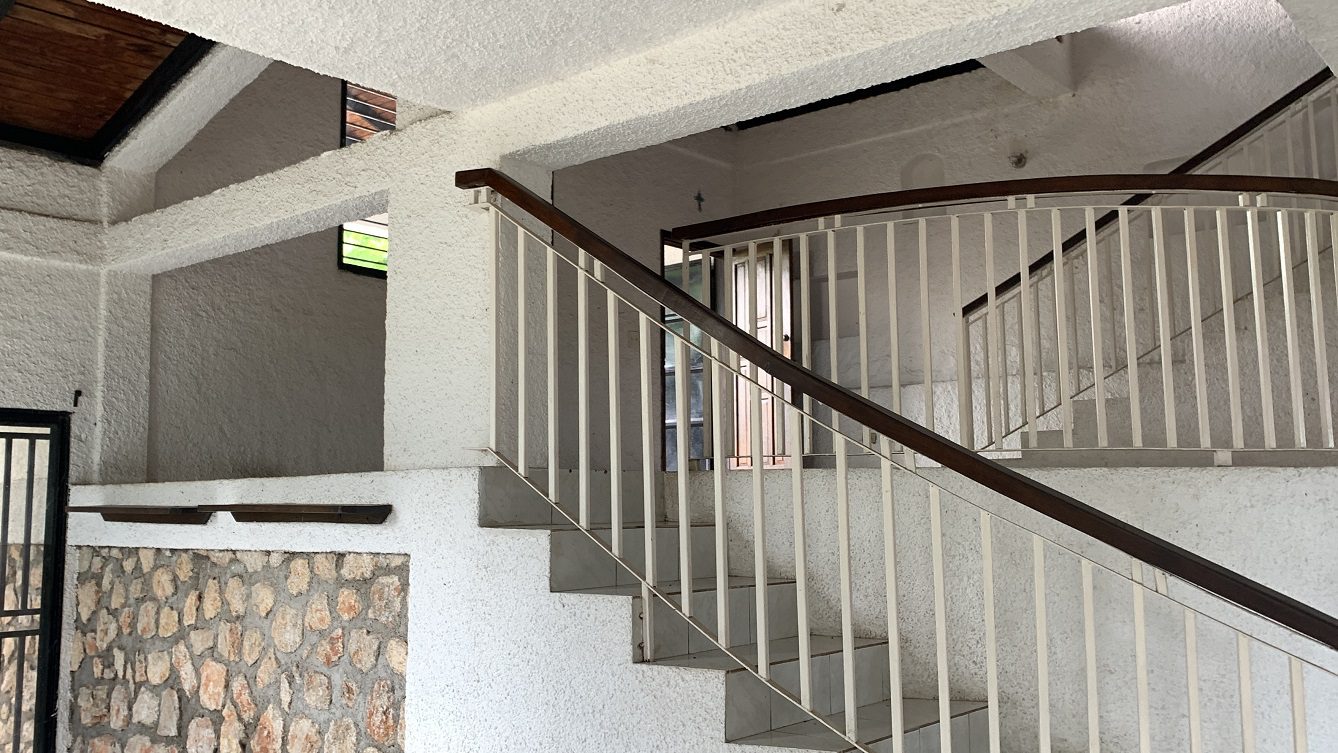 Spacious House for Sale in Pelerin 6, Petion-Ville, Haiti - 800m2