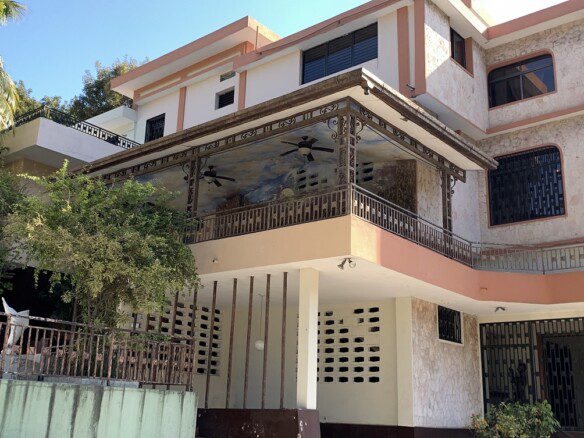 Magnificent Completely Furnished House for Rent, Delmas 60, Haiti