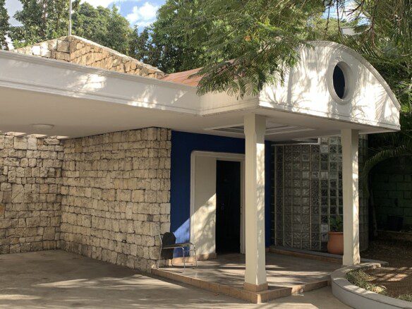 Independent Office House for Rent in Petion-Ville, Haiti - 5 Rooms