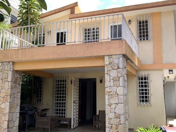 Independent FURNISHED Duplex Apartment Rental, Thomassin 25