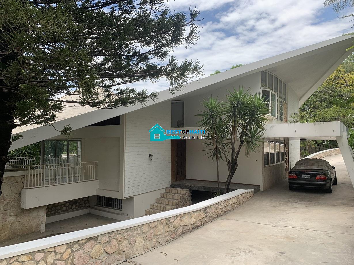 Spacious House + 4 Apartments for Sale in Peguy-Ville, Haiti