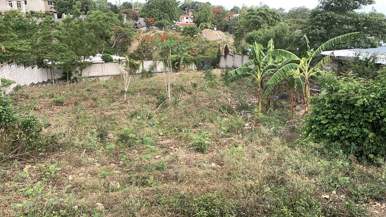 Prime, Flat, Built-Ready, Fully Fenced, Sold-by-Owner, Clear Title Land for Sale, Delmas 83, Port-au-Prince, Haiti – Located in Residential, Safe, Secure Neighborhood with Nice Paved Roads – 10 Centiemes (1,290m2, 13,885 Square Feet, or 0.23 Acres) – Ideal for House Construction, Apartment Complex, Office Building, Airbnb, and More…