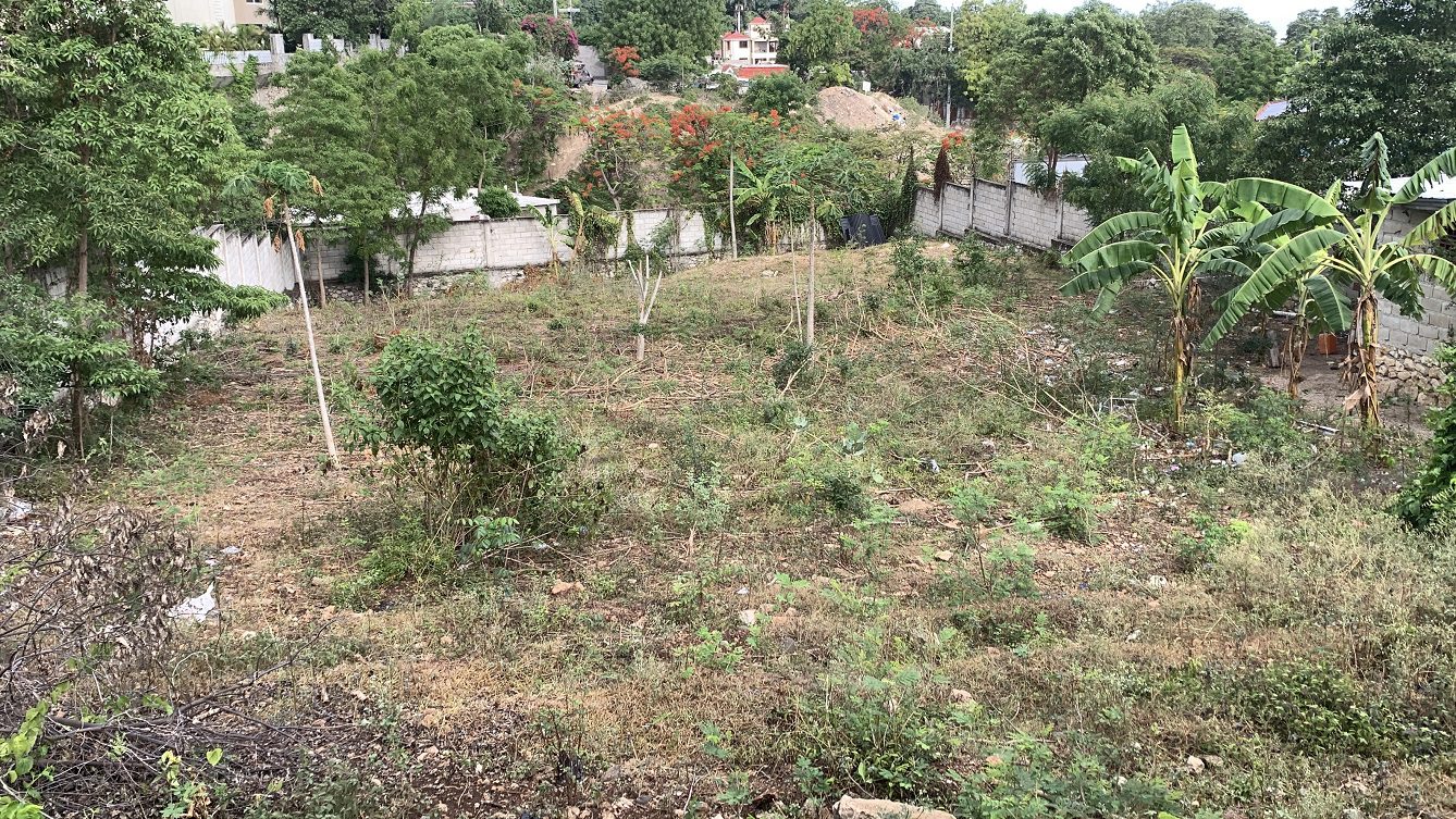 Prime, Flat, Built-Ready, Fully Fenced, Sold-by-Owner, Clear Title Land for Sale, Delmas 83, Port-au-Prince, Haiti – Located in Residential, Safe, Secure Neighborhood with Nice Paved Roads – 10 Centiemes (1,290m2, 13,885 Square Feet, or 0.23 Acres) – Ideal for House Construction, Apartment Complex, Office Building, Airbnb, and More…