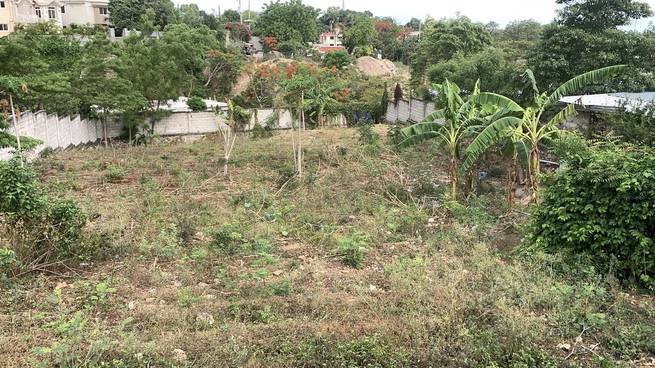 Prime, Flat, Built-Ready, Fully Fenced, Sold-by-Owner, Clear Title Land for Sale, Delmas 83, Port-au-Prince, Haiti – Located in Residential, Safe, Secure Neighborhood with Nice Paved Roads – 10 Centiemes (1,290m2, 13,885 Square Feet, or 0.23 Acres) – Ideal for House Construction, Apartment Complex, Office Building, Airbnb, and More…