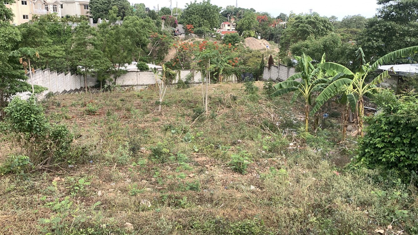 Prime, Flat, Built-Ready, Fully Fenced, Sold-by-Owner, Clear Title Land for Sale, Delmas 83, Port-au-Prince, Haiti – Located in Residential, Safe, Secure Neighborhood with Nice Paved Roads – 10 Centiemes (1,290m2, 13,885 Square Feet, or 0.23 Acres) – Ideal for House Construction, Apartment Complex, Office Building, Airbnb, and More…