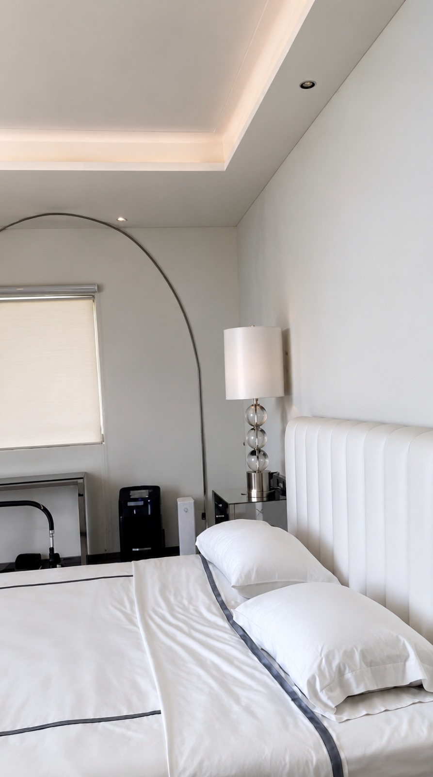 ALL-INCLUSIVE FURNISHED LUXURY APARTMENT SUITE for RENT in Morne Brun, Petion-Ville, Haiti – 4 Spacious Bedrooms (Master with Whirlpool Jacuzzi Bathtub), Elegant Living/Dining Rooms, 4.5 Modern Bathrooms,  Brand New Contemporary Furniture & Appliances, Smart Kitchen, Large Private Balconies, Air Conditioner Units (A/C), Ceiling Fans, Glistening Swimming Pool, Workout Gym, Starlink High-Speed Internet, Satellite TV, 24/7 Electricity & Security Guards, Conference Room, On-Site Laundry & Cleaning Services, Move-in Ready