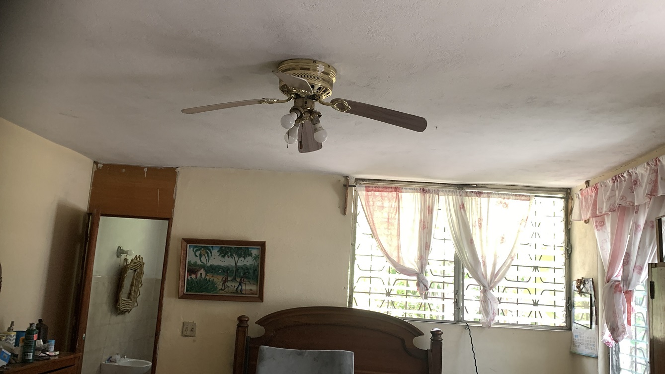 One-Story, Clean Title, Move-in Ready, Cheap, Cozy House for Sale in Canape-Vert (Main Commercial Hug), Port-au-Prince, Haiti – 3 Spacious Bedrooms, 2 Bathrooms, Living Room, Dining Room, Kitchen, Reservoir, Water Tower, Servant Quarter, Kitchen – Suitable to Use as Both Residential & Commercial Property – Ideal for Single-Family Residence or Business: School, Church, Gas Station Etc. High Traffic Area
