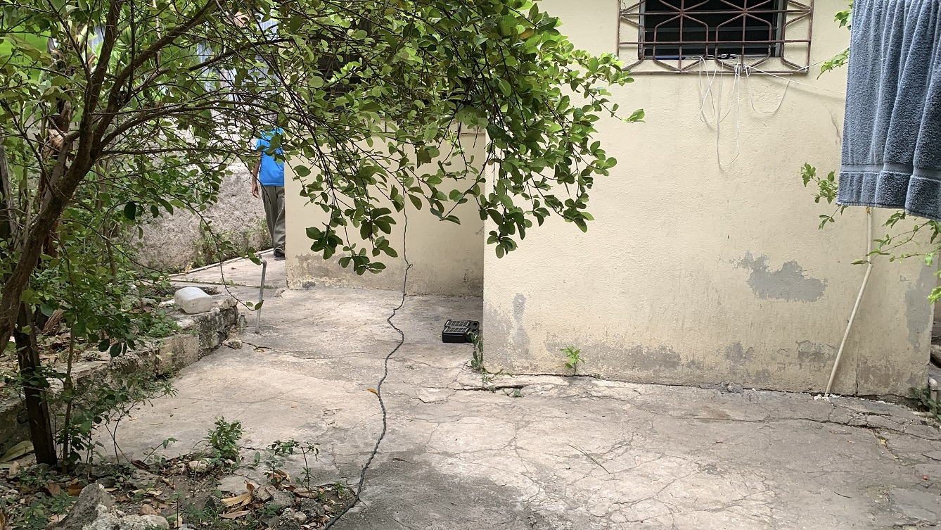 One-Story, Clean Title, Move-in Ready, Cheap, Cozy House for Sale in Canape-Vert (Main Commercial Hug), Port-au-Prince, Haiti – 3 Spacious Bedrooms, 2 Bathrooms, Living Room, Dining Room, Kitchen, Reservoir, Water Tower, Servant Quarter, Kitchen – Suitable to Use as Both Residential & Commercial Property – Ideal for Single-Family Residence or Business: School, Church, Gas Station Etc. High Traffic Area