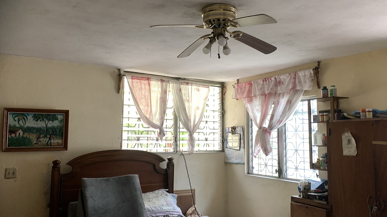 One-Story, Clean Title, Move-in Ready, Cheap, Cozy House for Sale in Canape-Vert (Main Commercial Hug), Port-au-Prince, Haiti – 3 Spacious Bedrooms, 2 Bathrooms, Living Room, Dining Room, Kitchen, Reservoir, Water Tower, Servant Quarter, Kitchen – Suitable to Use as Both Residential & Commercial Property – Ideal for Single-Family Residence or Business: School, Church, Gas Station Etc. High Traffic Area