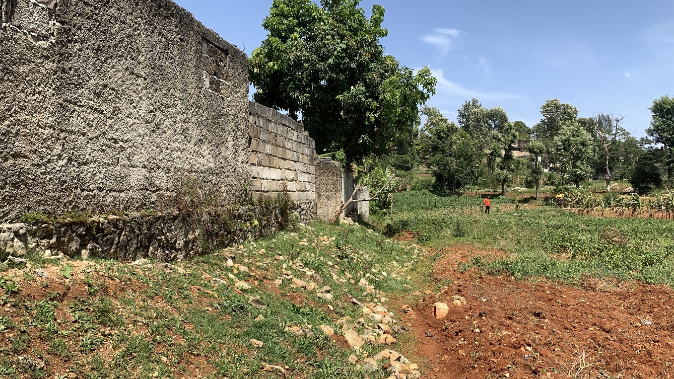 Premium Clear Title Land for Residential, Commercial Construction, or Farming for Sale in Fort-Jacques, Kenscoff, Haiti – 25 Centiemes (3,225m², 34,714ft², or 0.80 Acres) with Nicely Paved Roads, 100% Secrure Suburban Neighborhood, Very Flat, Build-Ready, Completely Fenced & Gated – Build a Luxury House, Home, Mansion, an Apartment Complex, Airbnb or Bed & Breakfast Business, or Simply Farm