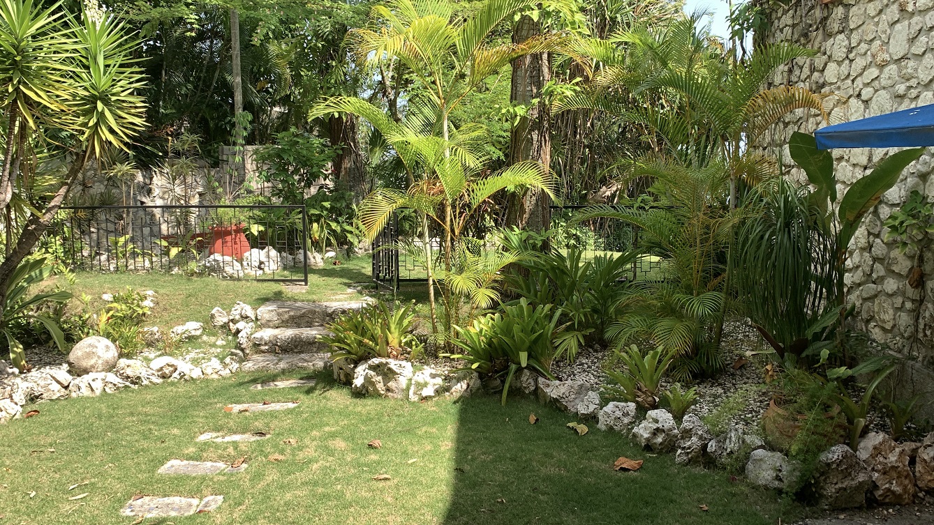 FURNISHED LUXURY MOUNTAIN ESTATE for RENT, Montagne Noire (Lower – Near Spain’s Embassy), Petion-Ville, Haiti – 4 Spacious Bedrooms, 5 Bathrooms, Office Space, Expensive Modern Antique Furniture, Modern Appliances, 24/7 Robust Solar-Powered Electricity, Backup Generator, Security Guards on Rotation, WiFi/Internet, Servant Quarter, Big Yards with Flowers, Lush Greenery & Manicured Grass, Gleaming Swimming Pool, Parking for 5+ Cars