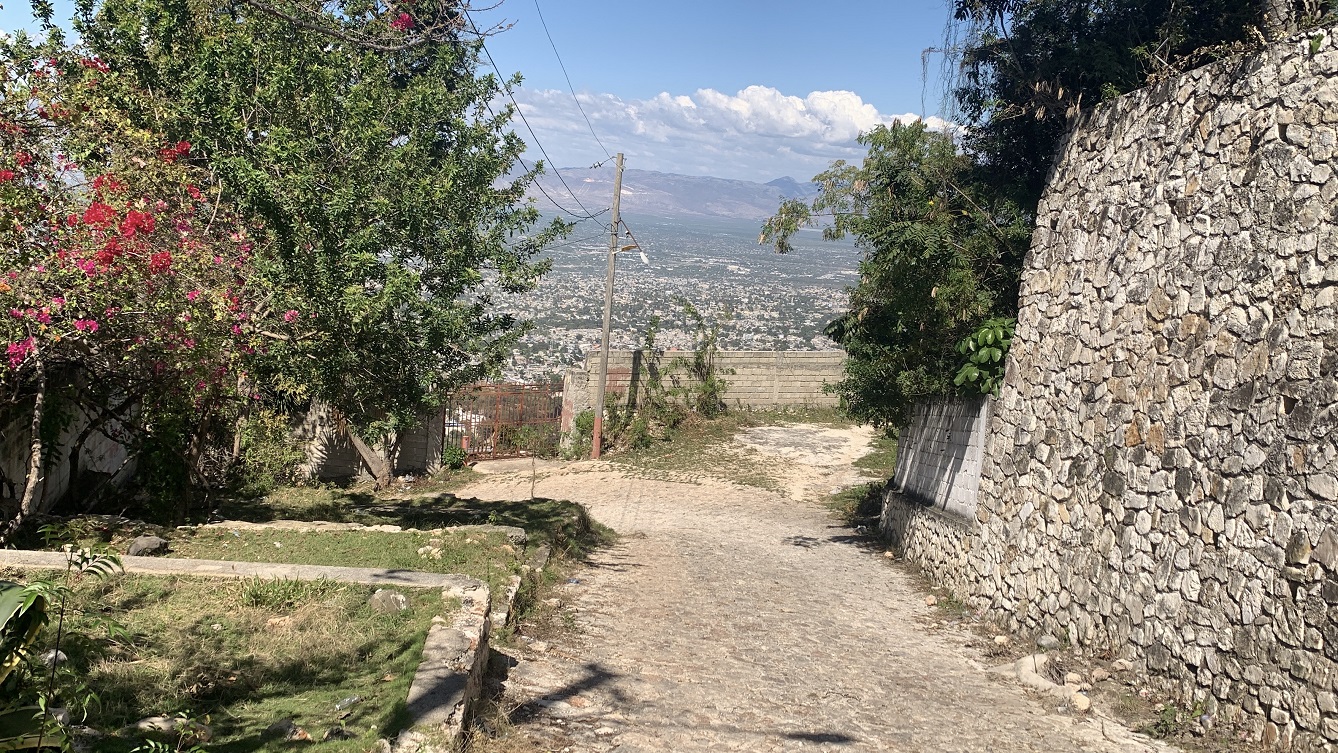High-end Clear Title Land for Sale in Morne Calvaire (Upper) Petion-Ville, Haiti – 27 Centiemes (3,483 m², 37,491 ft², or 0.86 Acres) with Nicely Paved Roads, 100% Secure Suburban Neighborhood, Build-Ready, Completely Fenced & Gated – Build a Private Luxury House, Home, Mansion, a Business Such as an Apartment Complex, Airbnb, Bed & Breakfast Business, Just a Few Ideas