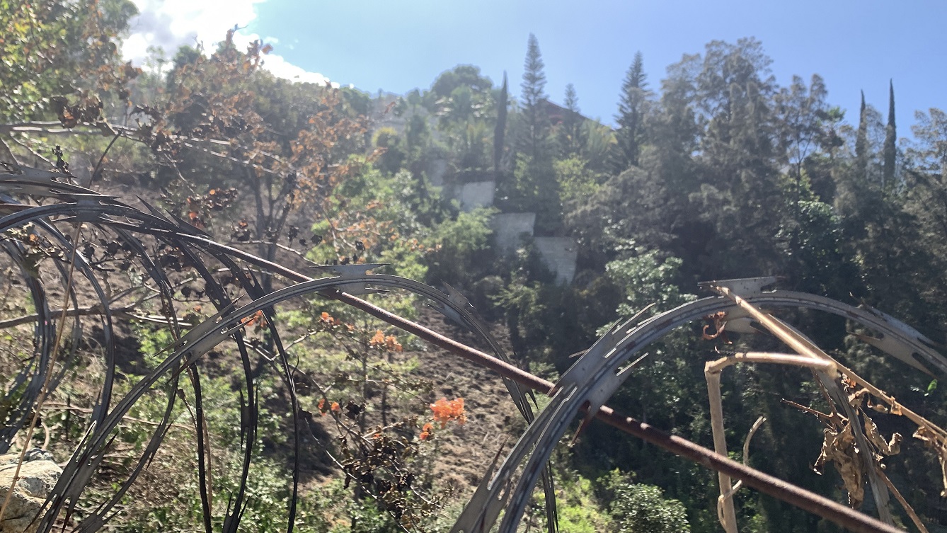 High-end Clear Title Land for Sale in Morne Calvaire (Upper) Petion-Ville, Haiti – 27 Centiemes (3,483 m², 37,491 ft², or 0.86 Acres) with Nicely Paved Roads, 100% Secure Suburban Neighborhood, Build-Ready, Completely Fenced & Gated – Build a Private Luxury House, Home, Mansion, a Business Such as an Apartment Complex, Airbnb, Bed & Breakfast Business, Just a Few Ideas