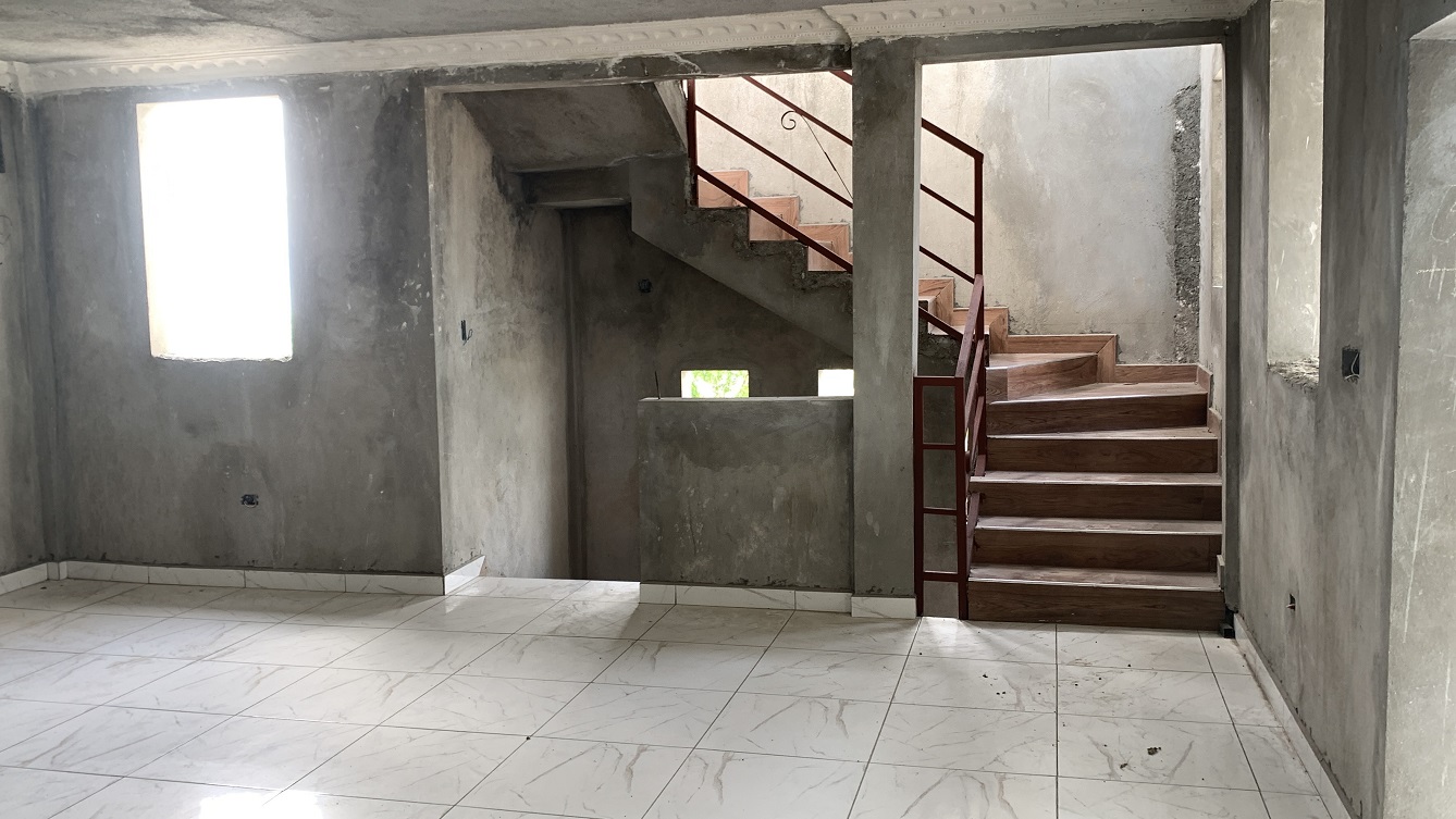 Brand-New, Modern, Sold by Owner House for Sale in Delmas 75, Fragnauville 26, Port-au-Prince, Haiti – 5 Roomy Bedrooms, 4 Bathrooms, Spacious Living/Dining Rooms, Kitchen, Servant Quarter, Backyard Designed for Swimming Pool or Children to Play, Built in 2026 on 516m² (4 Centiemes or 5,554.18) of Flat Land, Parking Available for 5 Cars with 2 Covered, High Walls/Fences, Safe Residential Neighborhood