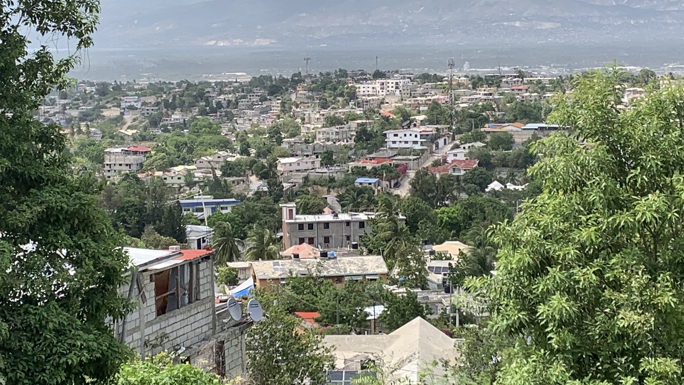 Brand-New, Modern, Sold by Owner House for Sale in Delmas 75, Fragnauville 26, Port-au-Prince, Haiti – 5 Roomy Bedrooms, 4 Bathrooms, Spacious Living/Dining Rooms, Kitchen, Servant Quarter, Backyard Designed for Swimming Pool or Children to Play, Built in 2026 on 516m² (4 Centiemes or 5,554.18) of Flat Land, Parking Available for 5 Cars with 2 Covered, High Walls/Fences, Safe Residential Neighborhood