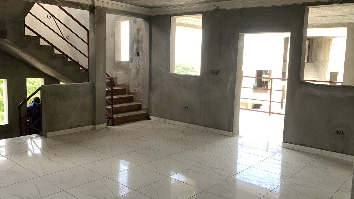 Brand-New, Modern, Sold by Owner House for Sale in Delmas 75, Fragnauville 26, Port-au-Prince, Haiti – 5 Roomy Bedrooms, 4 Bathrooms, Spacious Living/Dining Rooms, Kitchen, Servant Quarter, Backyard Designed for Swimming Pool or Children to Play, Built in 2026 on 516m² (4 Centiemes or 5,554.18) of Flat Land, Parking Available for 5 Cars with 2 Covered, High Walls/Fences, Safe Residential Neighborhood