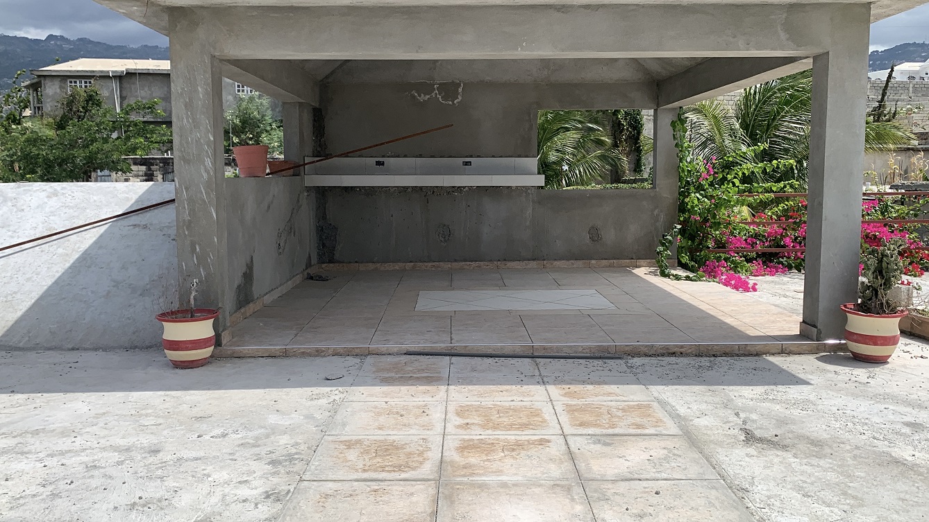 Brand-New, Modern, Sold by Owner House for Sale in Delmas 75, Fragnauville 26, Port-au-Prince, Haiti – 5 Roomy Bedrooms, 4 Bathrooms, Spacious Living/Dining Rooms, Kitchen, Servant Quarter, Backyard Designed for Swimming Pool or Children to Play, Built in 2026 on 516m² (4 Centiemes or 5,554.18) of Flat Land, Parking Available for 5 Cars with 2 Covered, High Walls/Fences, Safe Residential Neighborhood