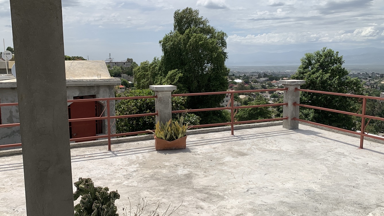 Brand-New, Modern, Sold by Owner House for Sale in Delmas 75, Fragnauville 26, Port-au-Prince, Haiti – 5 Roomy Bedrooms, 4 Bathrooms, Spacious Living/Dining Rooms, Kitchen, Servant Quarter, Backyard Designed for Swimming Pool or Children to Play, Built in 2026 on 516m² (4 Centiemes or 5,554.18) of Flat Land, Parking Available for 5 Cars with 2 Covered, High Walls/Fences, Safe Residential Neighborhood