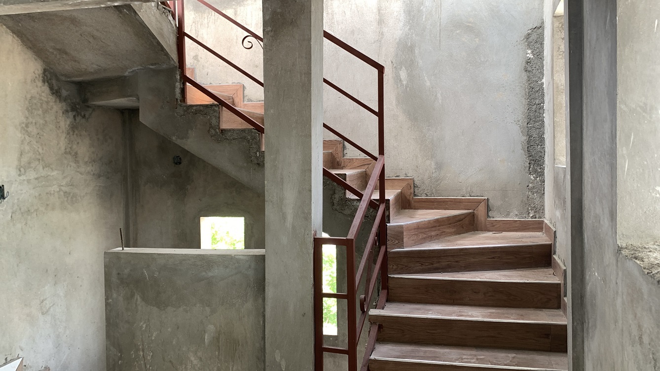 Brand-New, Modern, Sold by Owner House for Sale in Delmas 75, Fragnauville 26, Port-au-Prince, Haiti – 5 Roomy Bedrooms, 4 Bathrooms, Spacious Living/Dining Rooms, Kitchen, Servant Quarter, Backyard Designed for Swimming Pool or Children to Play, Built in 2026 on 516m² (4 Centiemes or 5,554.18) of Flat Land, Parking Available for 5 Cars with 2 Covered, High Walls/Fences, Safe Residential Neighborhood