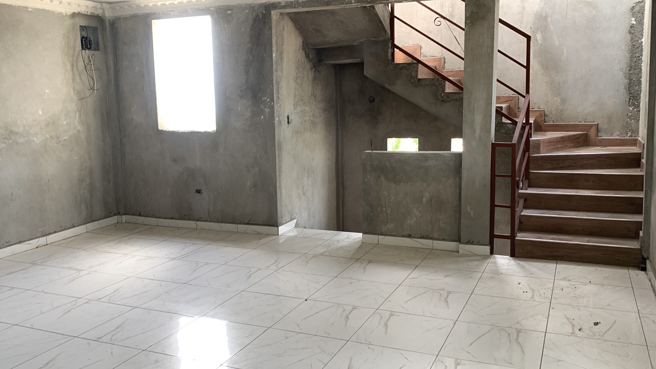 Brand-New, Modern, Sold by Owner House for Sale in Delmas 75, Fragnauville 26, Port-au-Prince, Haiti – 5 Roomy Bedrooms, 4 Bathrooms, Spacious Living/Dining Rooms, Kitchen, Servant Quarter, Backyard Designed for Swimming Pool or Children to Play, Built in 2026 on 516m² (4 Centiemes or 5,554.18) of Flat Land, Parking Available for 5 Cars with 2 Covered, High Walls/Fences, Safe Residential Neighborhood