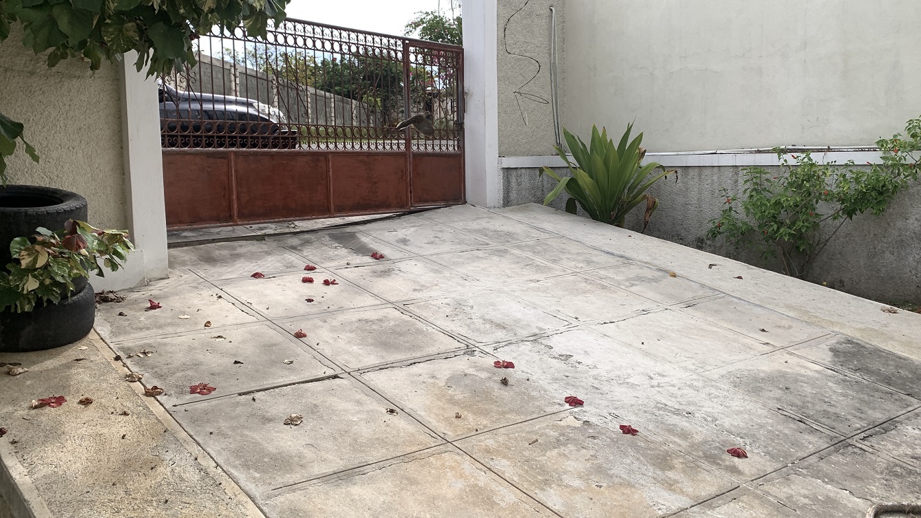 Brand-New, Modern, Sold by Owner House for Sale in Delmas 75, Fragnauville 26, Port-au-Prince, Haiti – 5 Roomy Bedrooms, 4 Bathrooms, Spacious Living/Dining Rooms, Kitchen, Servant Quarter, Backyard Designed for Swimming Pool or Children to Play, Built in 2026 on 516m² (4 Centiemes or 5,554.18) of Flat Land, Parking Available for 5 Cars with 2 Covered, High Walls/Fences, Safe Residential Neighborhood