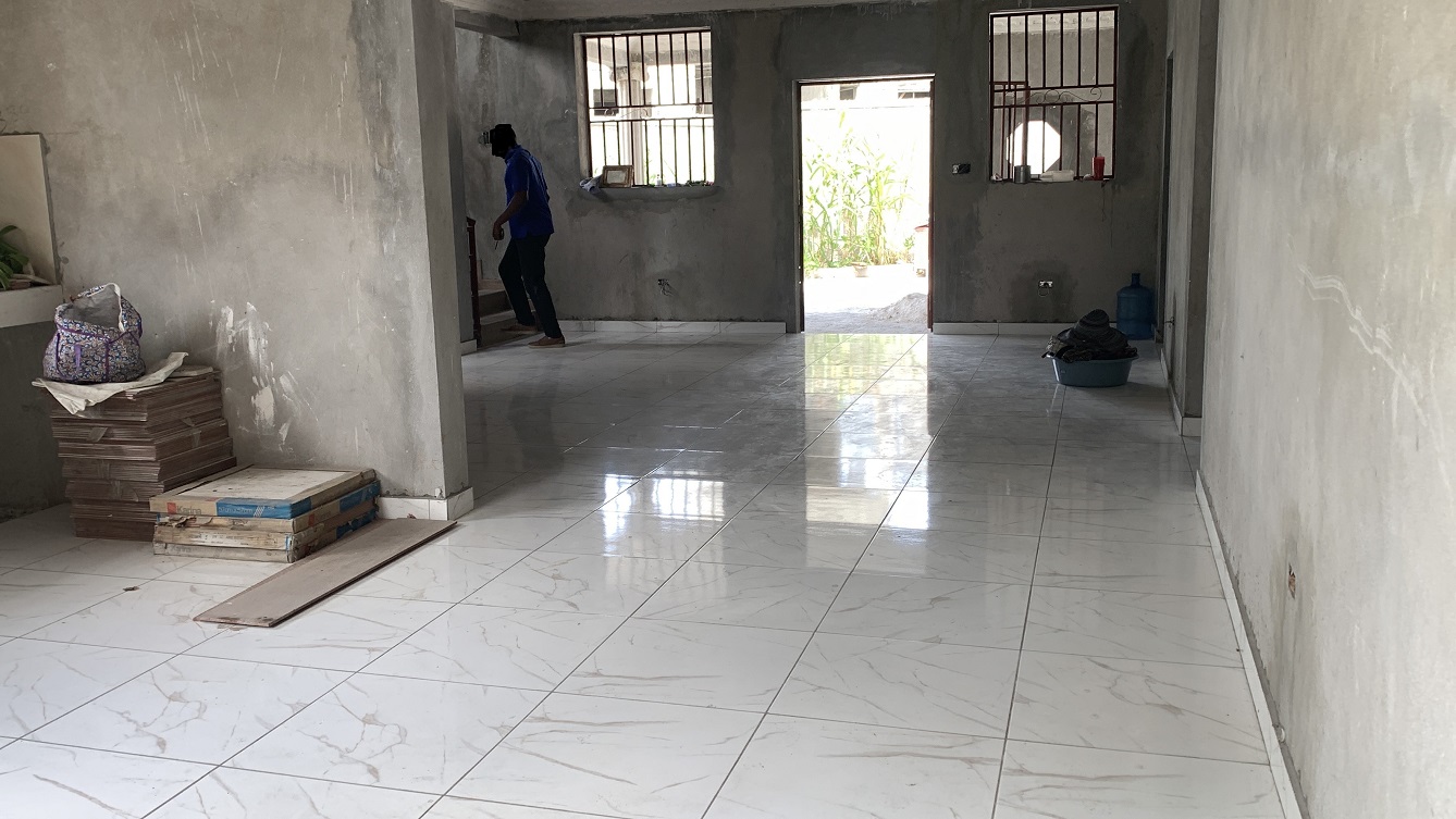 Brand-New, Modern, Sold by Owner House for Sale in Delmas 75, Fragnauville 26, Port-au-Prince, Haiti – 5 Roomy Bedrooms, 4 Bathrooms, Spacious Living/Dining Rooms, Kitchen, Servant Quarter, Backyard Designed for Swimming Pool or Children to Play, Built in 2026 on 516m² (4 Centiemes or 5,554.18) of Flat Land, Parking Available for 5 Cars with 2 Covered, High Walls/Fences, Safe Residential Neighborhood