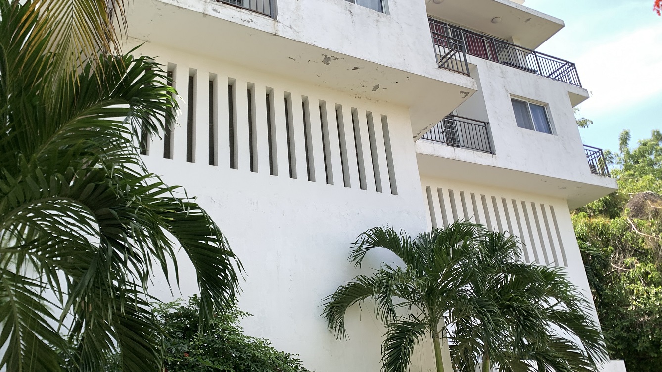 ALL-INCLUSIVE, Move-in Ready, Independent Luxury Furnished Apartment for RENT in Bourdon (Reimbol), Port-au-Prince, Haiti – 3 Spacious Bedrooms, 2.5 Super Clean Bathrooms, Stylish Living/Dining Rooms with Brand-New Contemporary Furniture & Appliances, Smart Kitchen, Private Backyard, Air Conditioner Units (A/C), Ceiling Fans, Washer/Dryer, Starlink High-Speed Internet, Satellite TV, 24/7 Electricity & Sparkling Swimming Pool, Multiple Parking Spaces