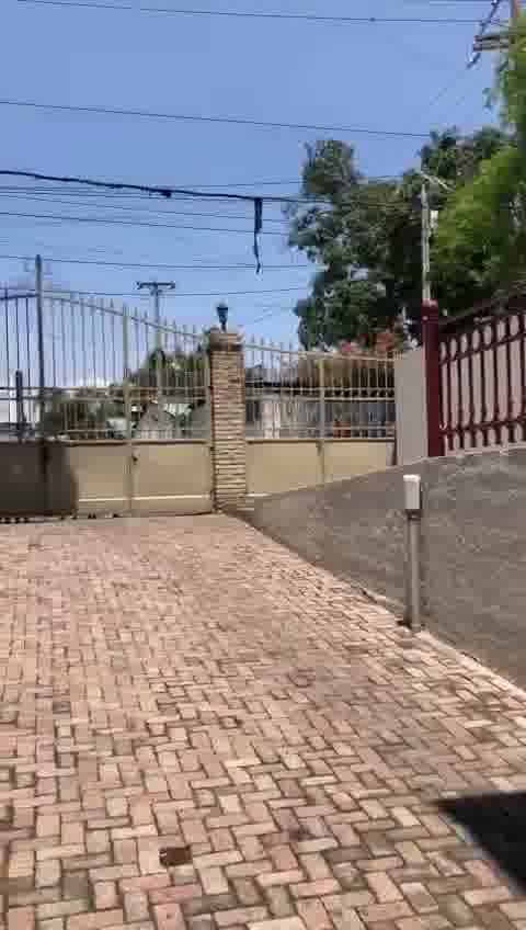 Huge Commercial Office Building for Sale in Turgeau, Port-au-Prince, Haiti – 1,000 m² of Office Space, 23+ Parking Spaces, Prefabricated Metal Complex (Florida Prefab), Bolted Structural Reinforcement, Certified Seismic-Resistant, Anti-cyclonic ASCE-705, 10-Foot-Tall Brick Wall/Fence, Massive Metal Gate, 23,000 Gallons Reservoir, Électricité d’Haïti (EDH), High-Speed Internet, DINEPA
