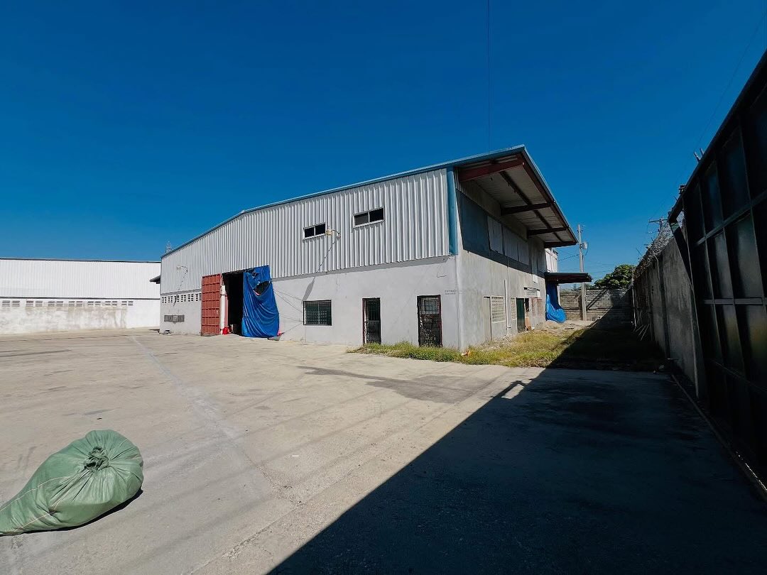 Industrial Warehouse for Sale in Parcs Industriels Métropolitain, Port-au-Prince, Haiti – 35,000 ft² (3,251 m²) – Suitable for Self-Storage Facility, Third-Party Logistics, Bulk Goods Storage, Vehicle Storage, Fulfillment Center, Wholesale Distribution Hub, Ghost Kitchens, Light Manufacturing, Artisanal Workshop, Co-Working, Maker Space, and More – Parking Spaces for Multiple Cargo, Container Delivery, Dump & Equipment Trailers, and More…