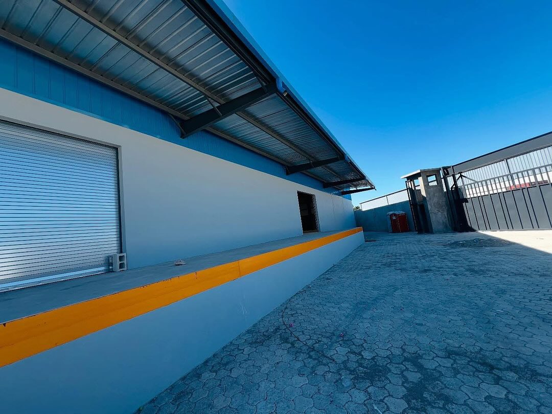 Industrial Warehouse for Sale in Parcs Industriels Métropolitain, Port-au-Prince, Haiti – 35,000 ft² (3,251 m²) – Suitable for Self-Storage Facility, Third-Party Logistics, Bulk Goods Storage, Vehicle Storage, Fulfillment Center, Wholesale Distribution Hub, Ghost Kitchens, Light Manufacturing, Artisanal Workshop, Co-Working, Maker Space, and More – Parking Spaces for Multiple Cargo, Container Delivery, Dump & Equipment Trailers, and More…