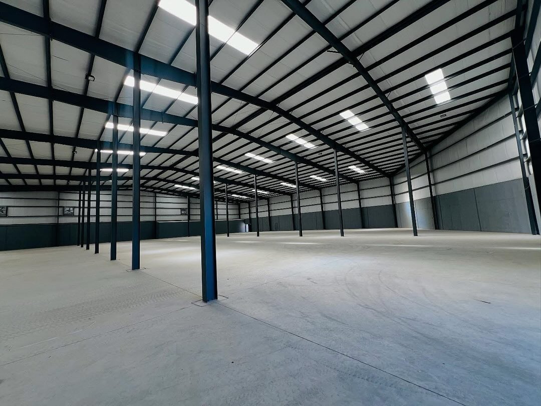 Industrial Warehouse for Sale in Parcs Industriels Métropolitain, Port-au-Prince, Haiti – 35,000 ft² (3,251 m²) – Suitable for Self-Storage Facility, Third-Party Logistics, Bulk Goods Storage, Vehicle Storage, Fulfillment Center, Wholesale Distribution Hub, Ghost Kitchens, Light Manufacturing, Artisanal Workshop, Co-Working, Maker Space, and More – Parking Spaces for Multiple Cargo, Container Delivery, Dump & Equipment Trailers, and More…