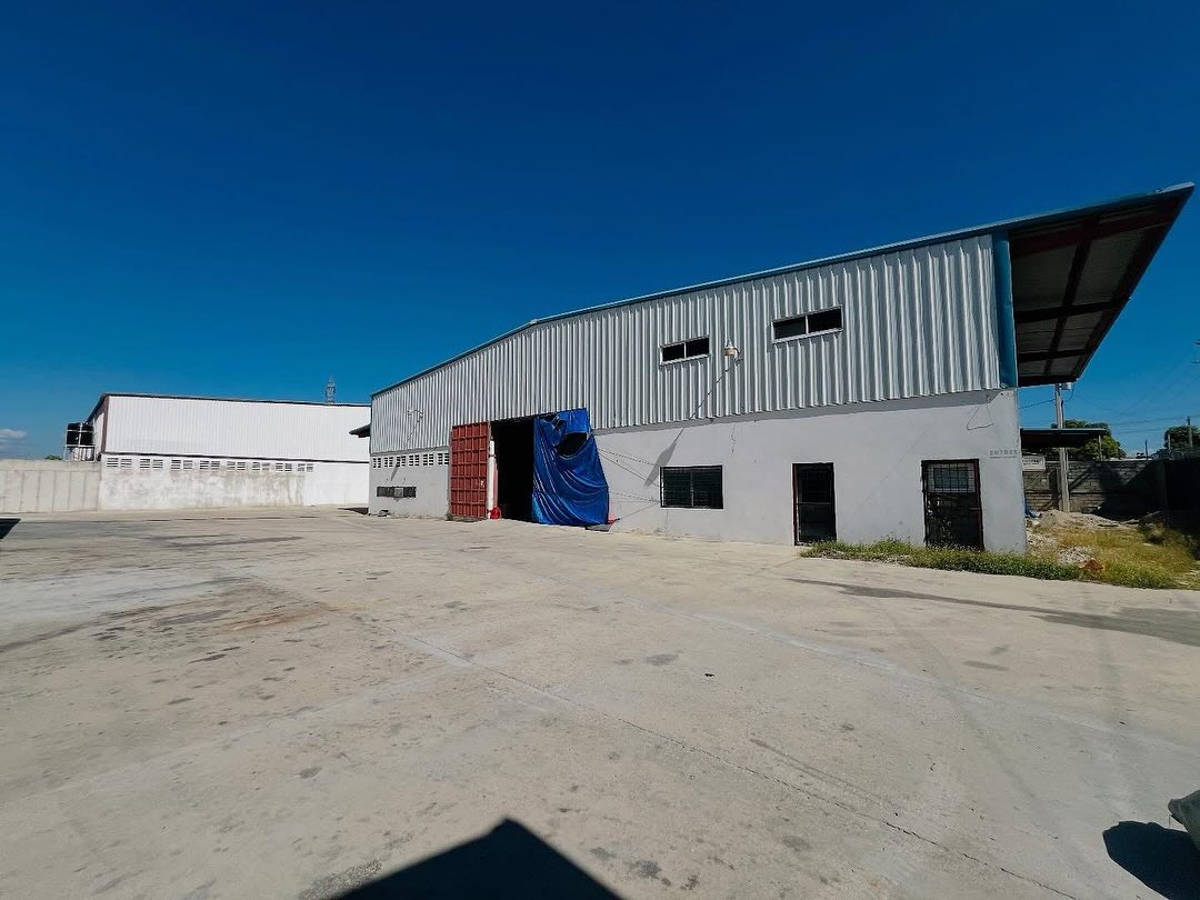 Industrial Warehouse for Sale in Parcs Industriels Métropolitain, Port-au-Prince, Haiti – 35,000 ft² (3,251 m²) – Suitable for Self-Storage Facility, Third-Party Logistics, Bulk Goods Storage, Vehicle Storage, Fulfillment Center, Wholesale Distribution Hub, Ghost Kitchens, Light Manufacturing, Artisanal Workshop, Co-Working, Maker Space, and More – Parking Spaces for Multiple Cargo, Container Delivery, Dump & Equipment Trailers, and More…