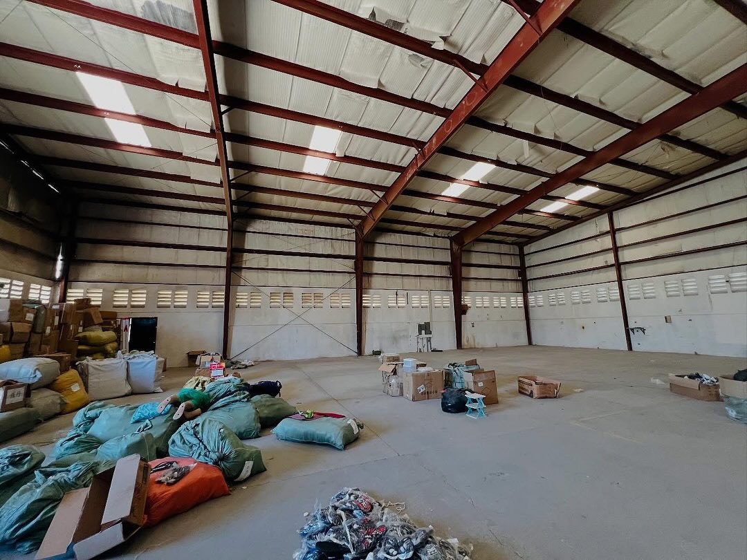 Industrial Warehouse for Sale in Parcs Industriels Métropolitain, Port-au-Prince, Haiti – 35,000 ft² (3,251 m²) – Suitable for Self-Storage Facility, Third-Party Logistics, Bulk Goods Storage, Vehicle Storage, Fulfillment Center, Wholesale Distribution Hub, Ghost Kitchens, Light Manufacturing, Artisanal Workshop, Co-Working, Maker Space, and More – Parking Spaces for Multiple Cargo, Container Delivery, Dump & Equipment Trailers, and More…