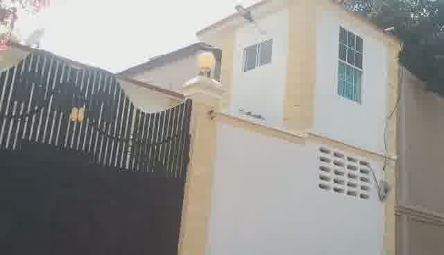 Large 5-Bedroom House for Rent in Breda #2, Cap-Haïtien, Haiti – 5 Spacious Bedrooms, 4.5 Bathrooms, Open Living & Dining Rooms, Renovated Kitchen, Multi-Family Home, Servant Quarter, High-Walls/Fences, 2 Entrance/Exit Gates, 5-Car Parking Space, Ideal for Big Family, International Organization Office, Headquarters, or Residence