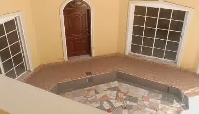 Large 5-Bedroom House for Rent in Breda #2, Cap-Haïtien, Haiti – 5 Spacious Bedrooms, 4.5 Bathrooms, Open Living & Dining Rooms, Renovated Kitchen, Multi-Family Home, Servant Quarter, High-Walls/Fences, 2 Entrance/Exit Gates, 5-Car Parking Space, Ideal for Big Family, International Organization Office, Headquarters, or Residence